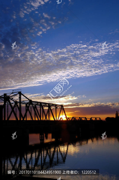 棧橋在三juoquin河