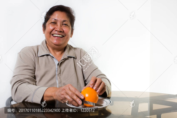 橙色的早餐