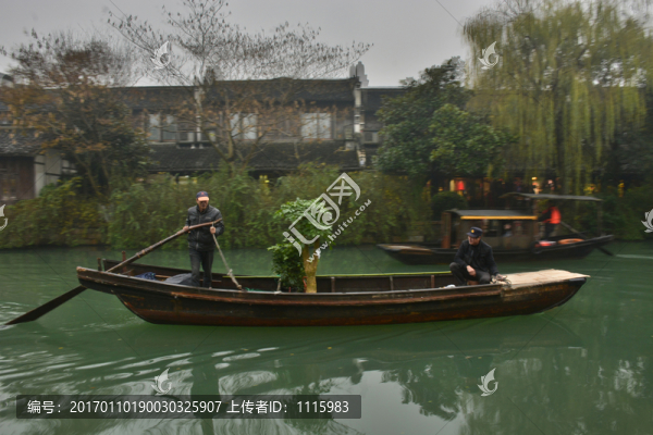 江南水鄉(xiāng)小木船