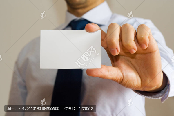 持名片的商人