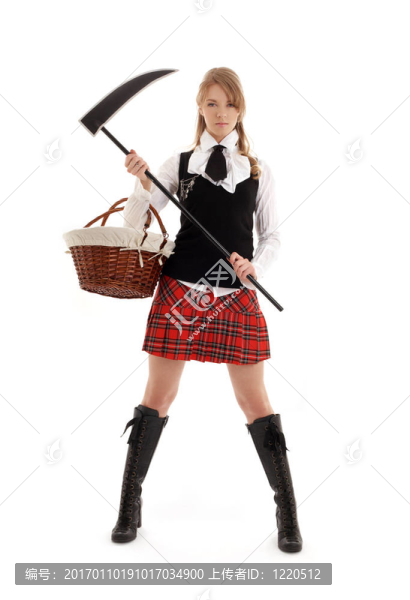 憤怒的女生用黑色的鐮刀