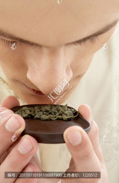 茶禮主人聞綠茶