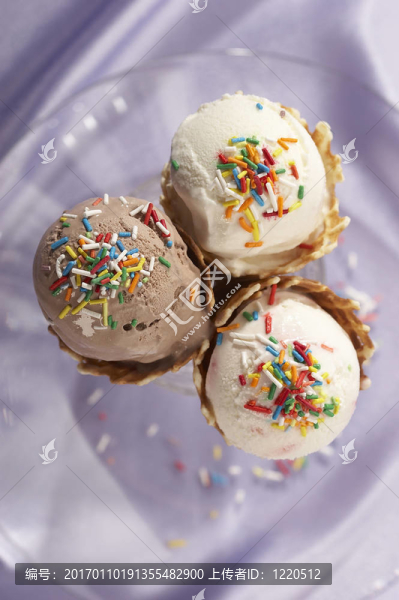 冰淇淋三