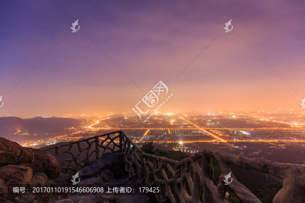 西山遠(yuǎn)眺北京城西城區(qū)夜景