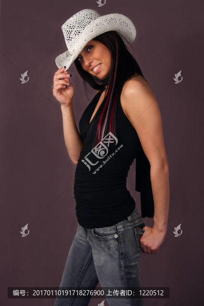 戴著白帽子的女人-匯圖網(wǎng) www.fosd68.com 戴著白帽子的女人