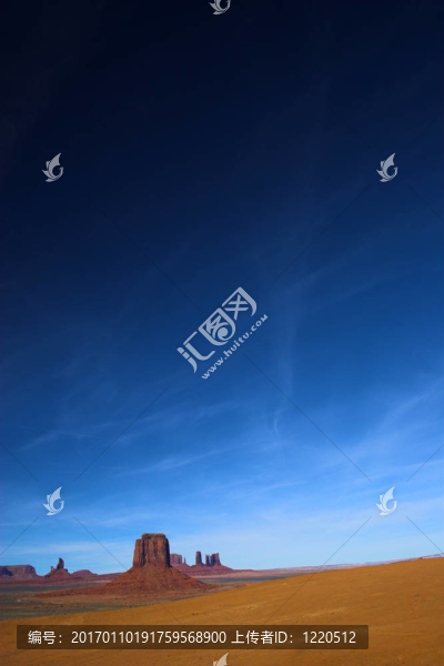 紅色沙漠高的天空