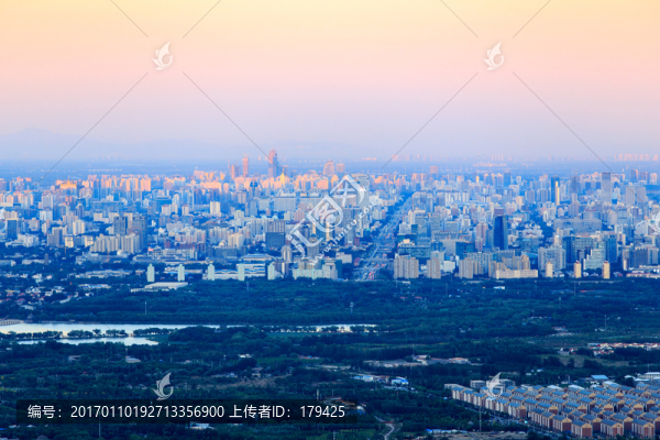 西山遠眺北京城西城區(qū)全景