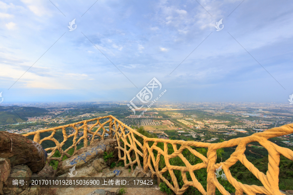 西山遠(yuǎn)眺北京城西城區(qū)全景