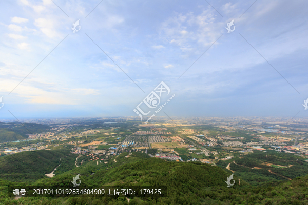 西山遠(yuǎn)眺北京城西城區(qū)全景