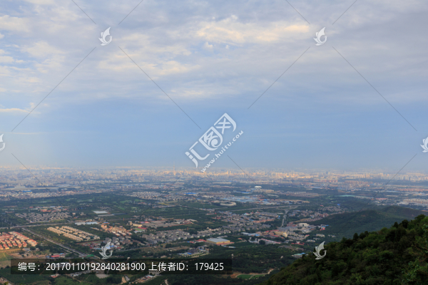 西山遠眺北京城西城區(qū)全景