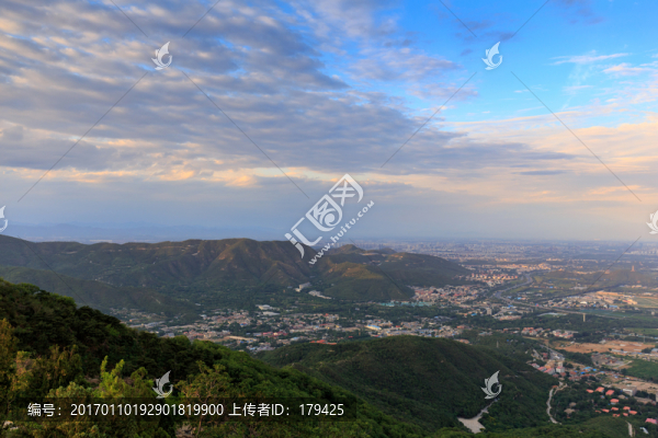 西山遠眺北京城西城區(qū)全景
