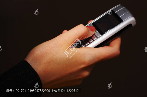 帶手的手機(jī)