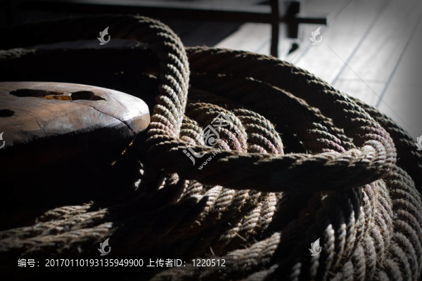 高大的船舶操縱