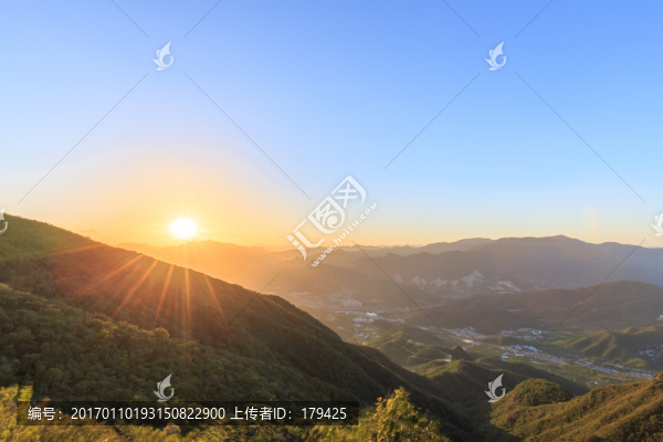 北京西山森林公園夕陽(yáng)