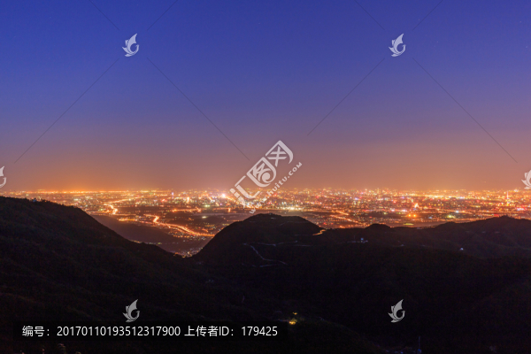 西山遠(yuǎn)眺北京城西城區(qū)夜景
