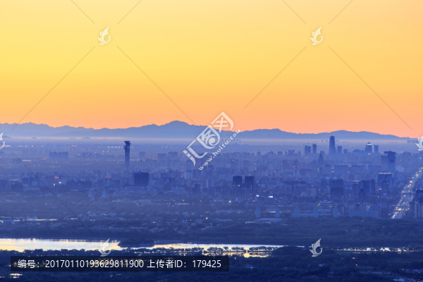 西山遠眺北京城西城區(qū)晨景