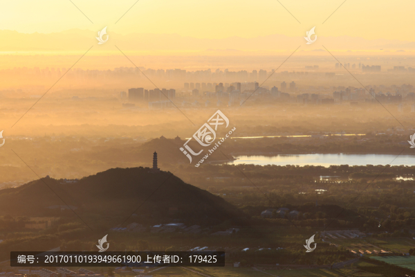 西山遠眺北京頤和園玉峰塔晨景