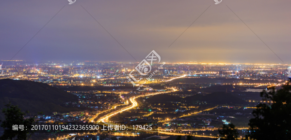 西山遠(yuǎn)眺北京城西城區(qū)夜景