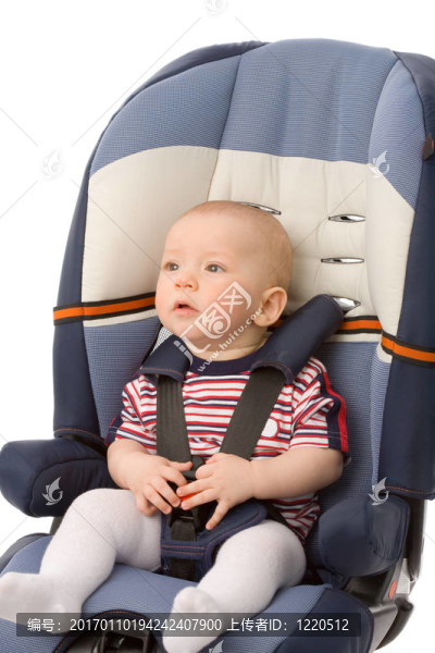 嬰兒在車上