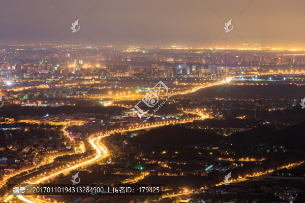 西山遠(yuǎn)眺北京城西城區(qū)夜景