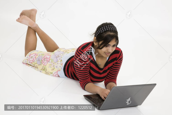 382印度青少年