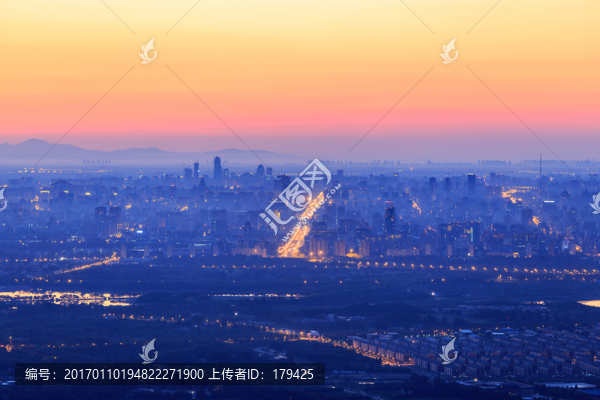 西山遠(yuǎn)眺北京城西城區(qū)夜景
