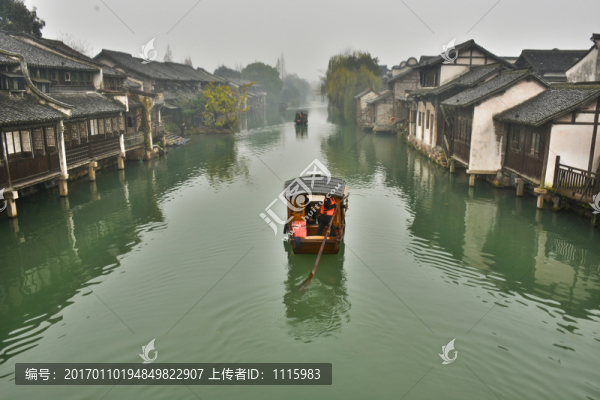 江南水鄉(xiāng)小木船