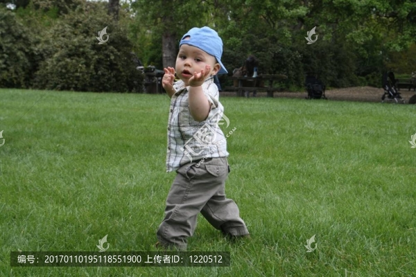 跳舞的孩子