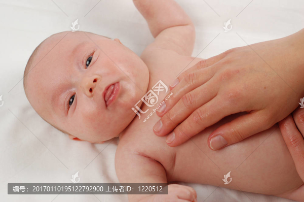 新生嬰兒按摩17-匯圖網(wǎng) www.fosd68.com 新生嬰兒按摩17