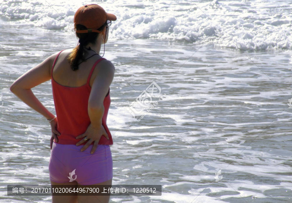 海灘上的女孩