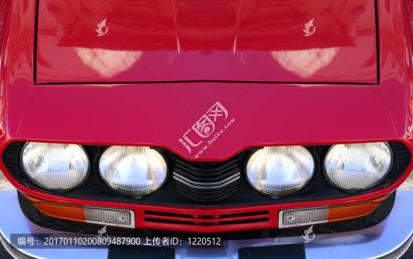 意大利標(biāo)志性的跑車-匯圖網(wǎng) www.fosd68.com 意大利標(biāo)志性的跑車