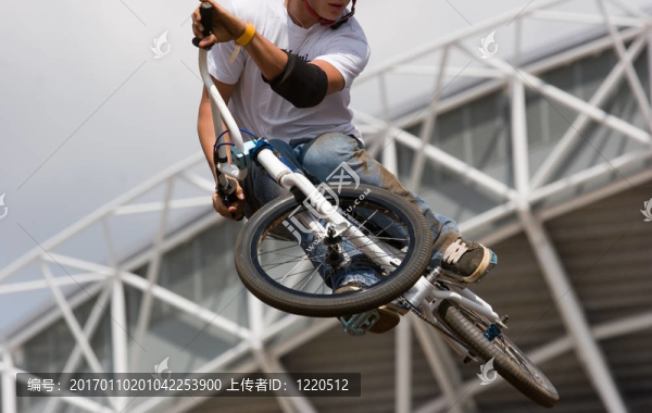 騎自行車的空氣