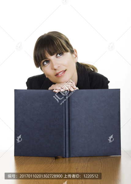 美麗的女人的思考