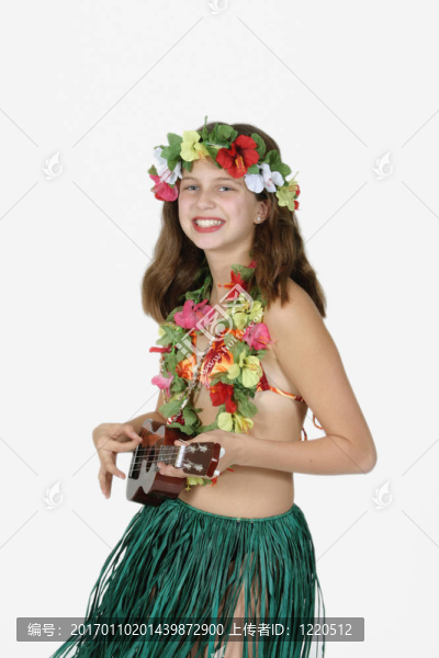 青春期前的女孩身著Hula,Girl