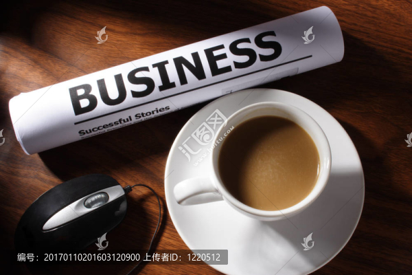 咖啡桌上的咖啡和商務(wù)文件-匯圖網(wǎng) www.fosd68.com 咖啡桌上的咖啡和商務(wù)文件