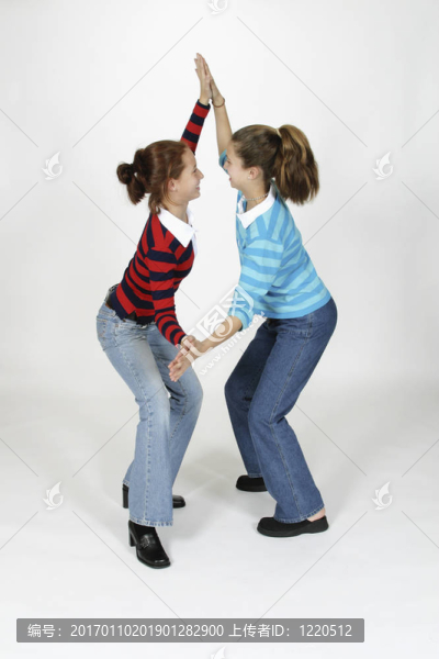 青春期前的女孩