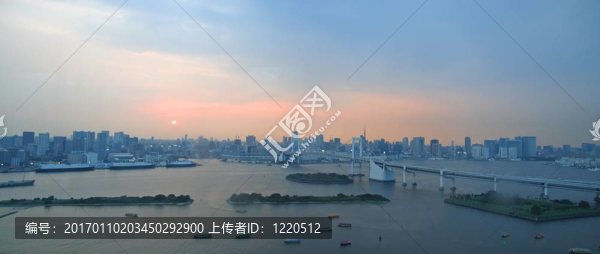 日落時海港的海灣；東京；日本；全景