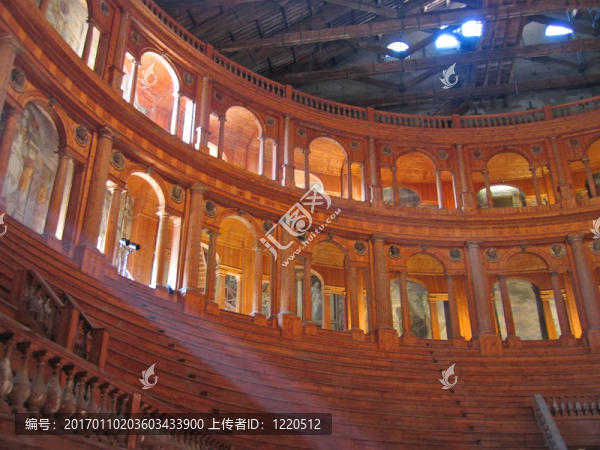 在木雕在法爾內塞劇場；帕爾馬；Italia
