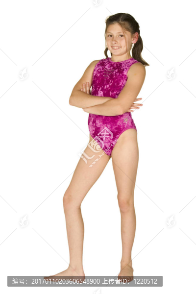 10歲的女孩在體操姿勢