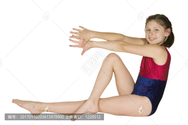 10歲的女孩在體操姿勢