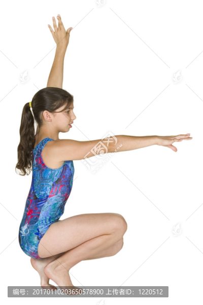 12歲的女孩在體操姿勢