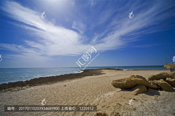 海灘；海洋；沙；太陽；風(fēng)；波浪