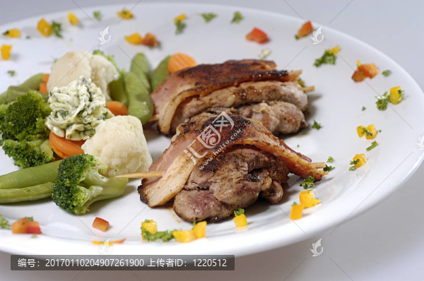 蔬菜豬肉牛排