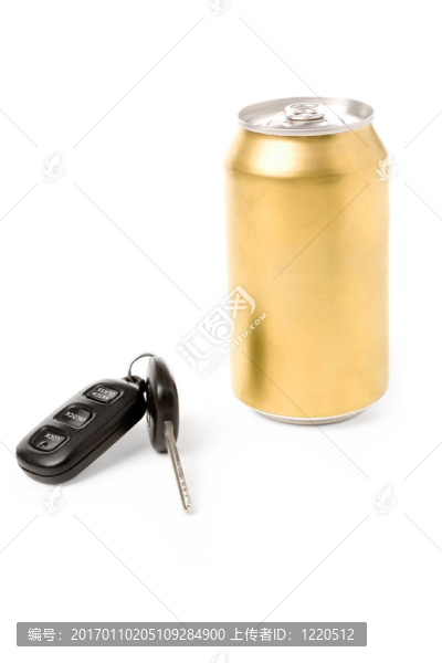啤酒和汽車(chē)鑰匙