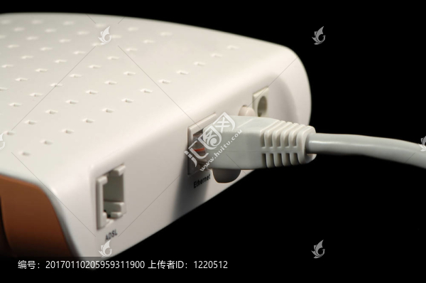 調(diào)制解調(diào)器后部