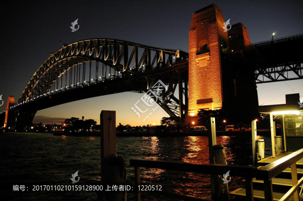 夜間海港橋