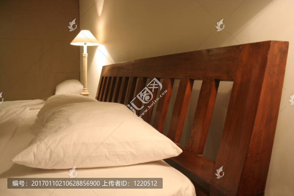 現(xiàn)代臥室雙床