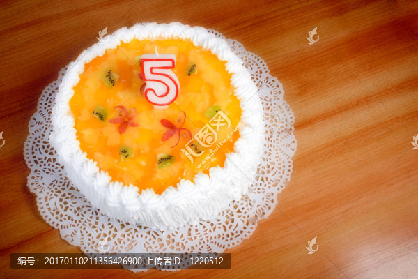 慶祝生日蛋糕五年
