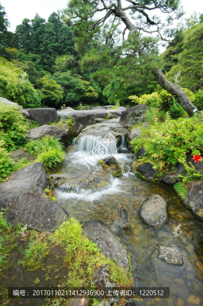 小瀑布