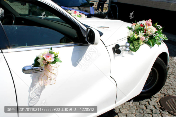 剛結(jié)婚的豪華轎車(chē)
